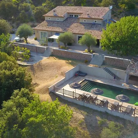 La Maison Des Collines Homestay *